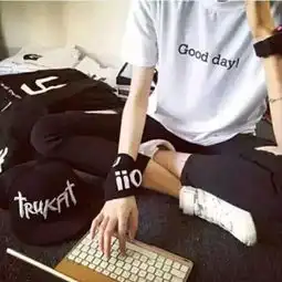  这是情侣头像但是找不不到另一张