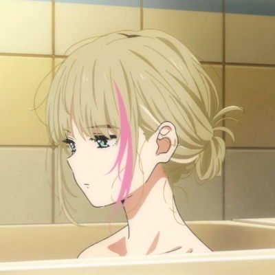  短发女生头像