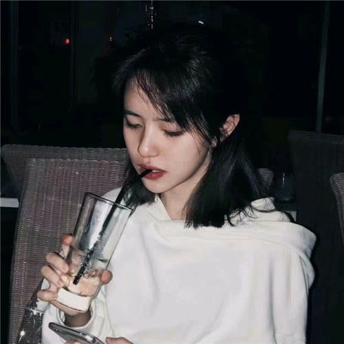  向暧昧的女生表白被拒她是不是只想随便约一下