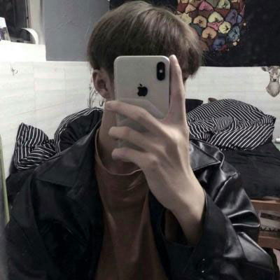  手机挡脸帅哥图片头像男生手机控挡脸帅气