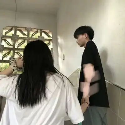  情侣头像四人情头林七月.