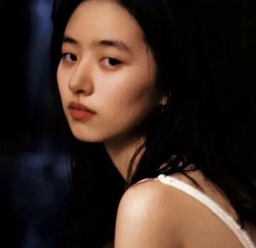  氛围感女头愧疚让爱沦为杀手