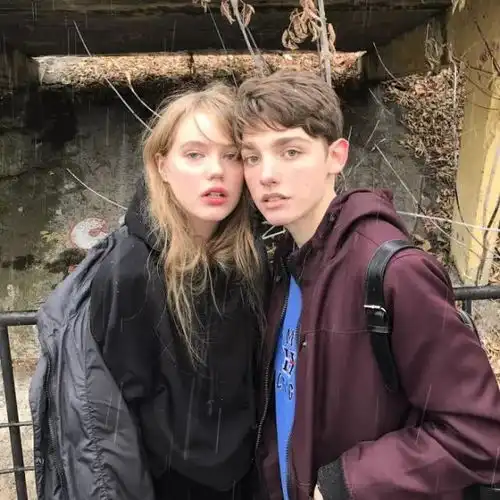 欧美情侣头像双人黑白男