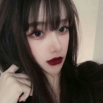  黑色系偏丧女头像,心若向阳美好的事物伴随着我