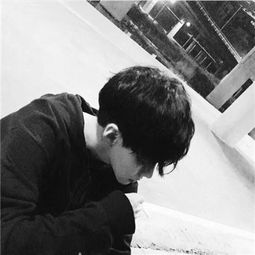  最新2018非主流男生帅气黑白头像大全人生没有那么多道理可讲
