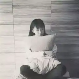  求大神给高清头像,男生颜色要冷系的.女生头像要暖系的