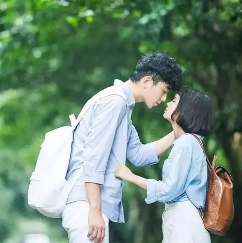 情侣头像两人一人一张这