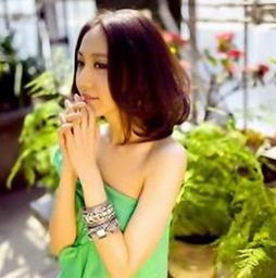  谁能帮我找到这张女图大点的