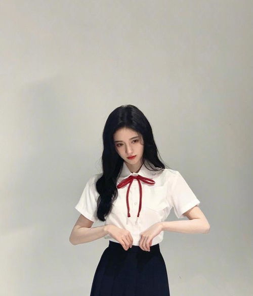  做一个会营造氛围感的女人,来和鞠婧祎学穿搭吧,chic又高级