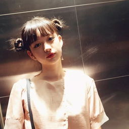  欧阳娜娜与网红susan苏首度同框,你更吃谁的颜