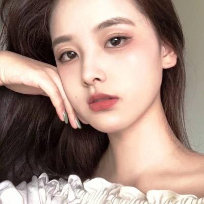 qq头像女生霸气锁骨