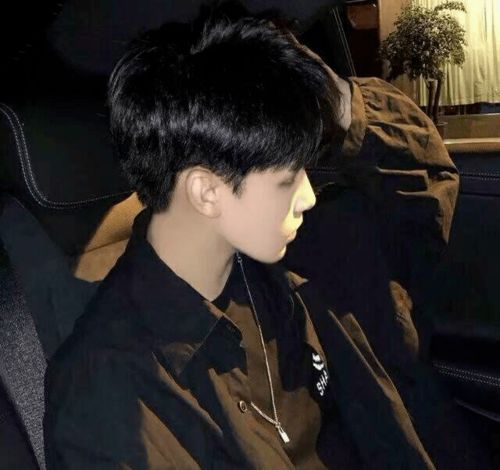  限量版宝藏男生头像清欢星雪赴长夜,青丝惊梦皆是你