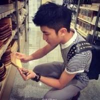  回忆只会让我心酸忍不住的泪非主流男生头像