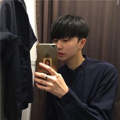  手机控男生头像,帅气男生头像手机控对着自己