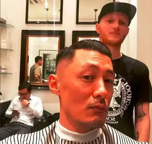  余文乐迎娶170白富美,靠的就是这身霸气侧漏的肌肉
