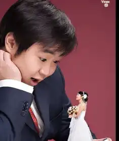  奇闻逗比情侣创意婚纱照走红网络,掀裙子不算什么,还有拔头发