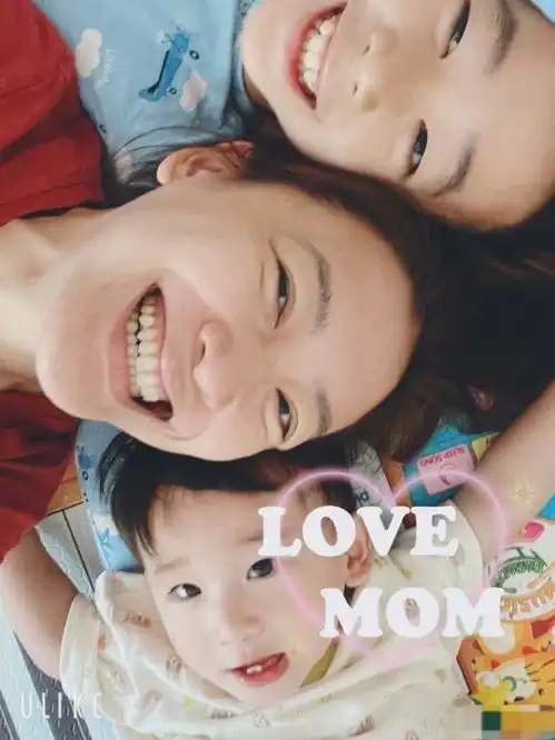  应采儿晒二胎儿子萌态,一岁hoho奔跑灵活,笑起来像妈妈