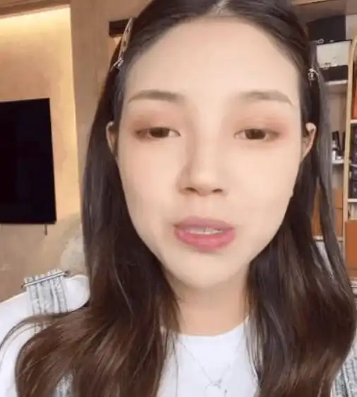  韩安冉被曝卖假货孕妇买口红贪便宜,收到货直言被骗了