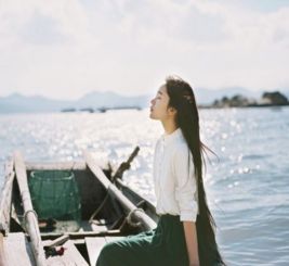  清纯唯美的女生海边图片2017东西再好再无二人