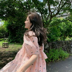  高清女神真人写真照气质小清新女生图片