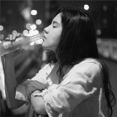  酷酷女生头像