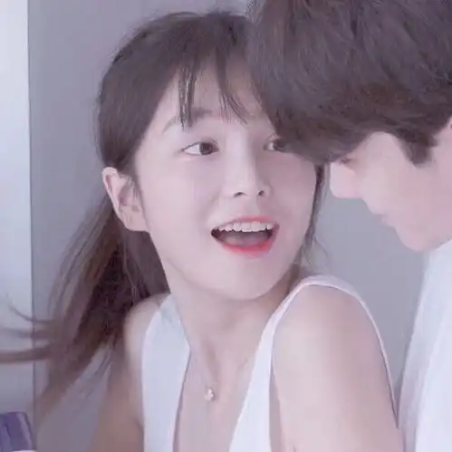  亿万少女沦陷的情侣头像