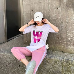  3.30建议肉肉女生卫衣下别搭牛仔裤了,显矮不说,腿还胖成了圆柱