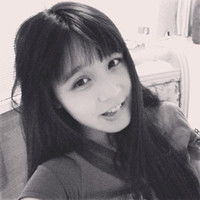  童真的两闺蜜愿我们都有一个明亮的未来