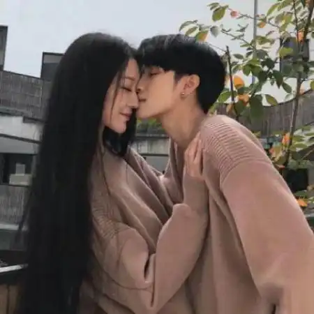  浪漫唯美干净情侣头像懵懵懂懂着最初的你