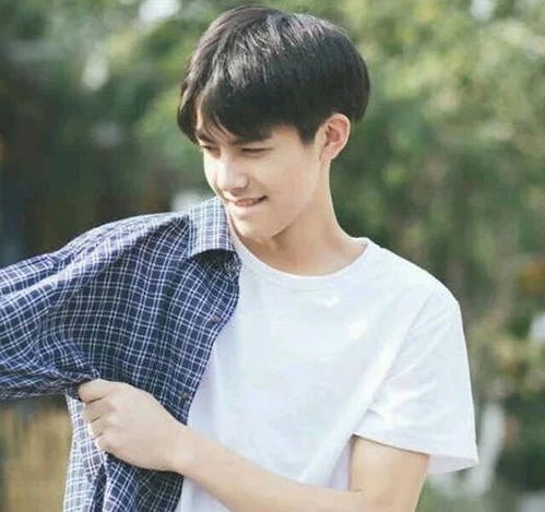  网红出身实力不容小觑那些不是专科出身的明星也能混得风生水起