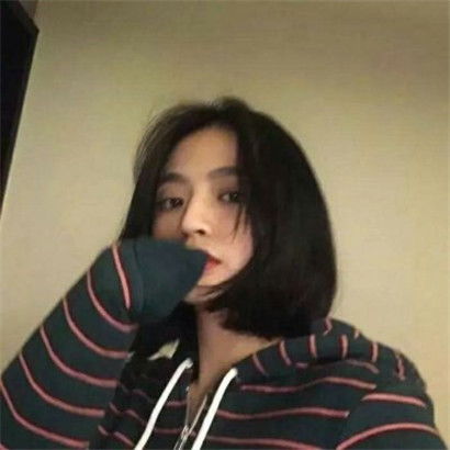  气质短发女生头像,短发显得很干净利落吧