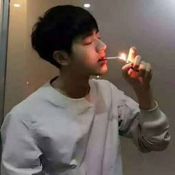 失恋头像男生苦笑