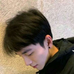  2019超具个性的男生头像黑白大全我想早恋可是已经晚了