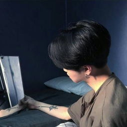 非主流男生伤感头像帅气