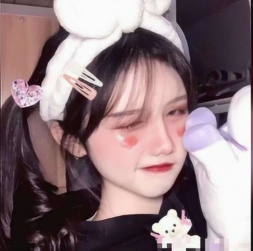  网易云热评人啊千万不要自己感动自己,看似努力的人,不过是愚蠢导致的