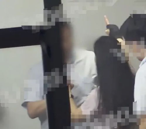  邹市明夫妇喝酒到深夜,拼命挣钱原因已找到巨额赔偿加冻结资产