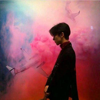 qq个性男生头像背影