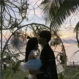  唯美有意境2018情侣头像大全爱不是占有而是征服一颗心