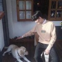  带忧郁气质的伤感男生qq头像大全世界太小还是丢了你