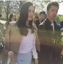  郑爽又白又瘦,迪丽热巴皮肤差,路人抓拍的女明星都长什么样