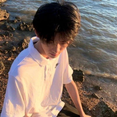  季清ins风高冷个性潮流男头