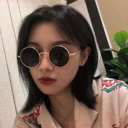  女生头像小清新,长发美女走的是潮流路线