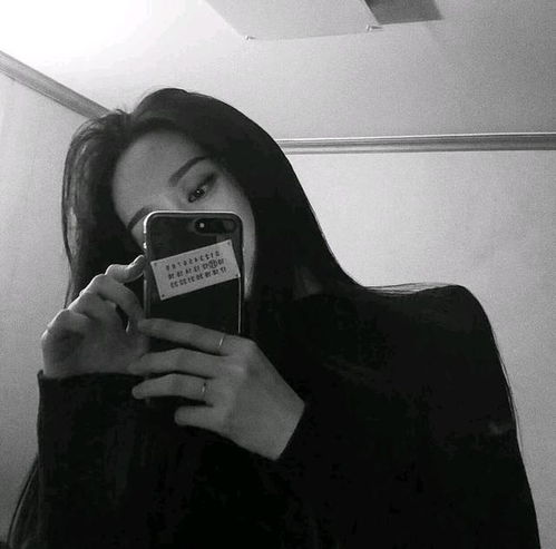  朋友圈里入心的句子只因你给的嬉笑太盛,无人在意你的心酸认真