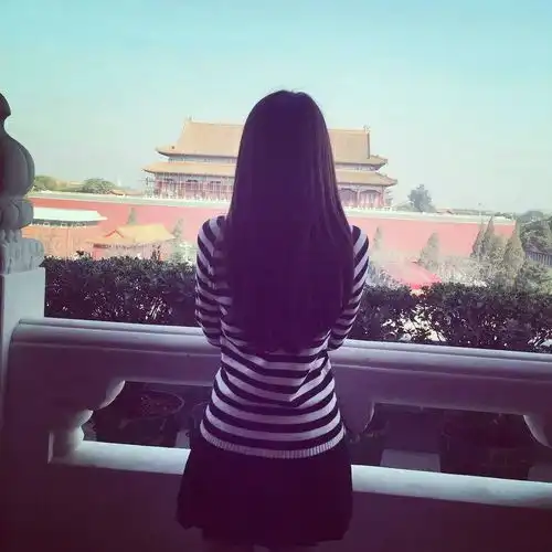 男女生背影头像情头