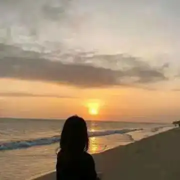  带天空背景情侣头像