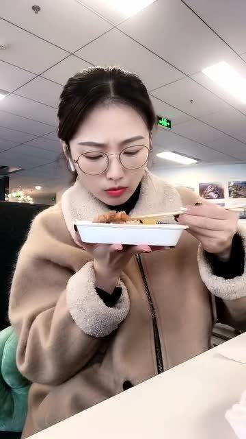  就问你我拽不,感受下沙雕女孩的欢乐日常