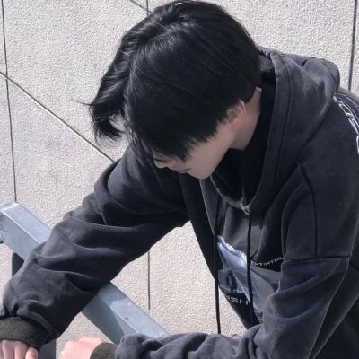 男生头像阳光帅气男孩