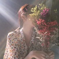  女生头像慵懒偏冷淡风