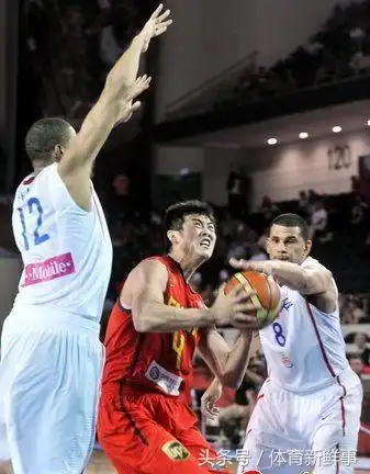  不到30岁无奈退役的四位男篮国手三人被伤病毁掉,一人由于女人
