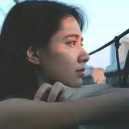  一个人的孤独短句,你是我患得患失的梦,我是你可有可无的人